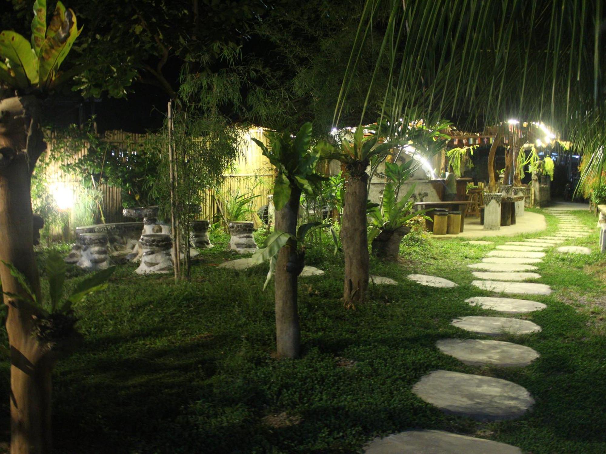 Eco Trekking Lodge, Bar & Jungle Tour'S Bukit Lawang Exterior foto